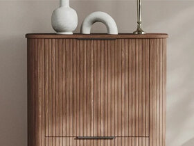 Mobilier cu caneluri sau lamele canelate