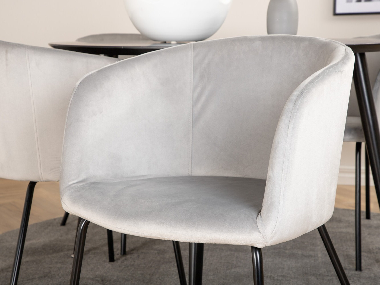 Set de mese Dallas 2539 (Gri deschis + Negru)