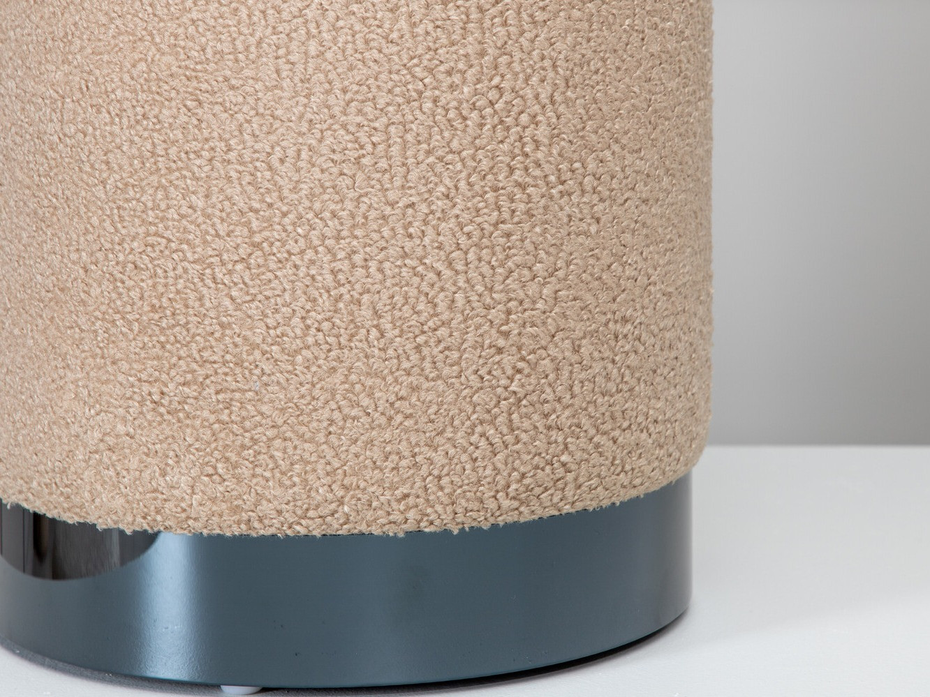 Taburet Dallas 2936 (Bej + Negru lucios)