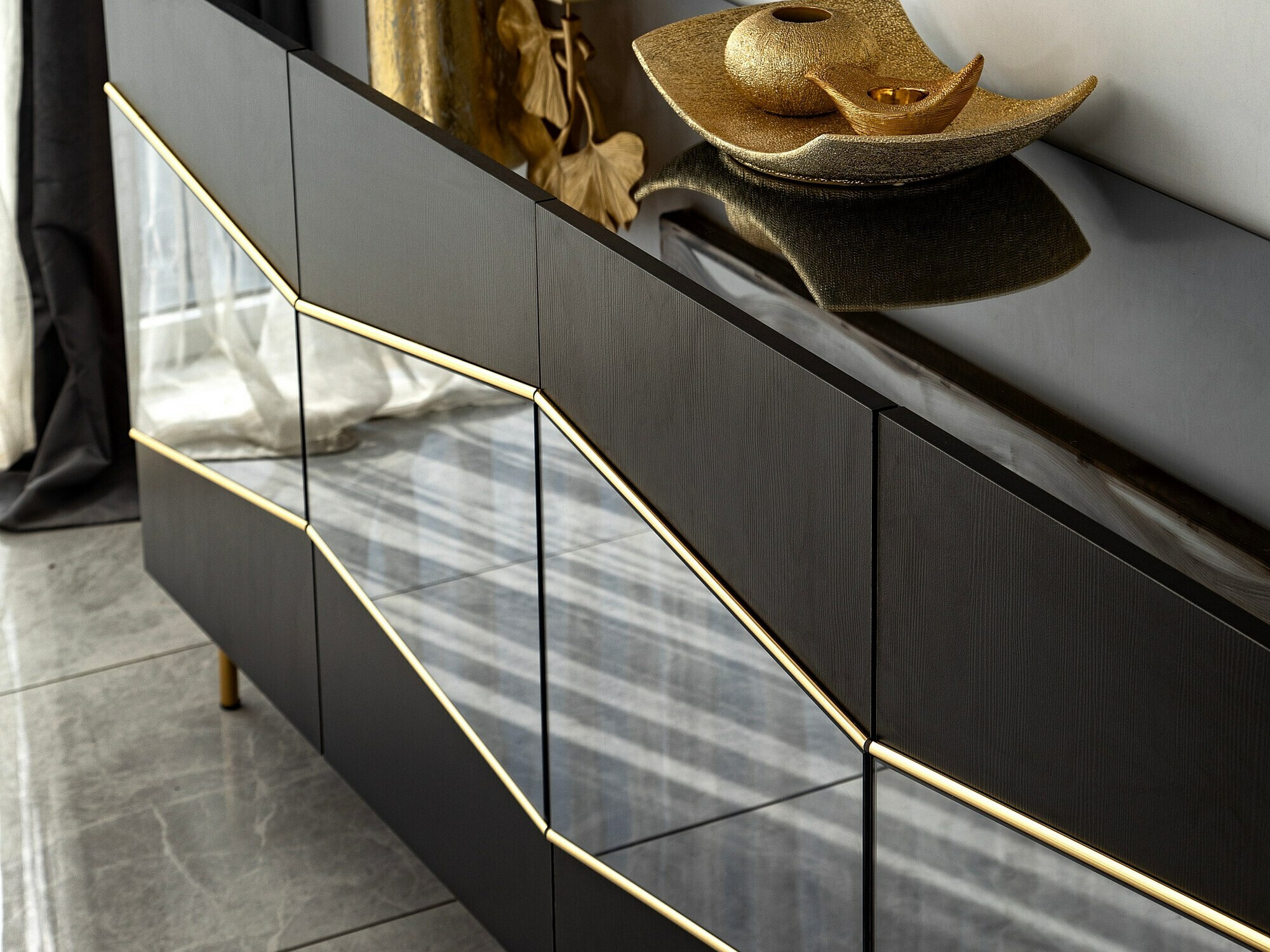 Bufet Kailua 2210 (Negru + Auriu)