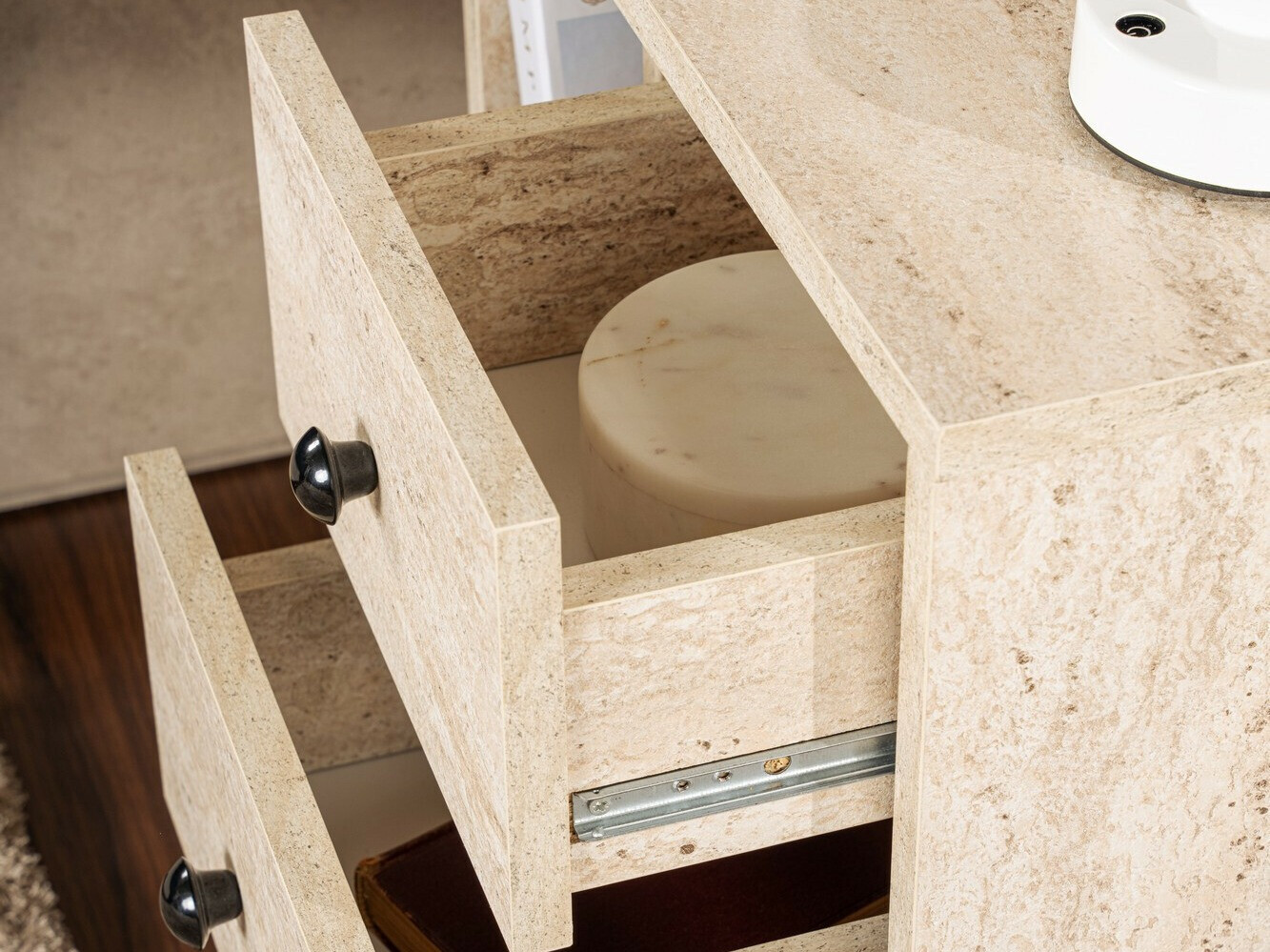 Noptieră Novato 109 (Deschis Travertine + Auriu)
