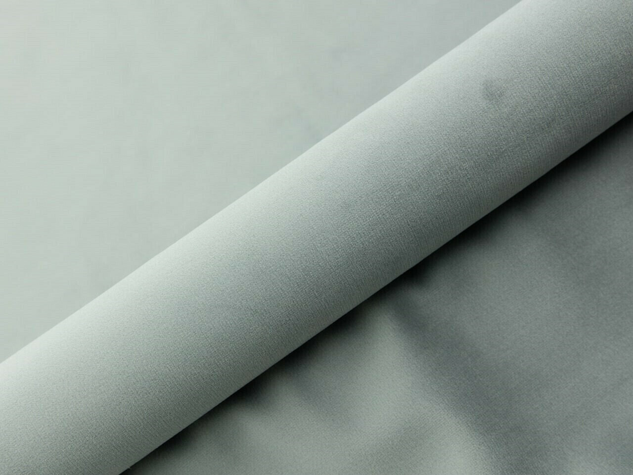 Pat boxspring Martinez 114 (Magic Velvet 2240)