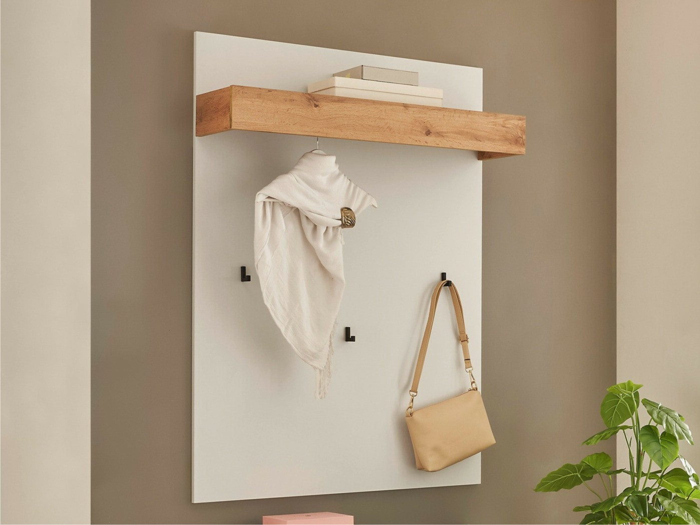 Cuier SR10906 cu ambalaj deteriorat