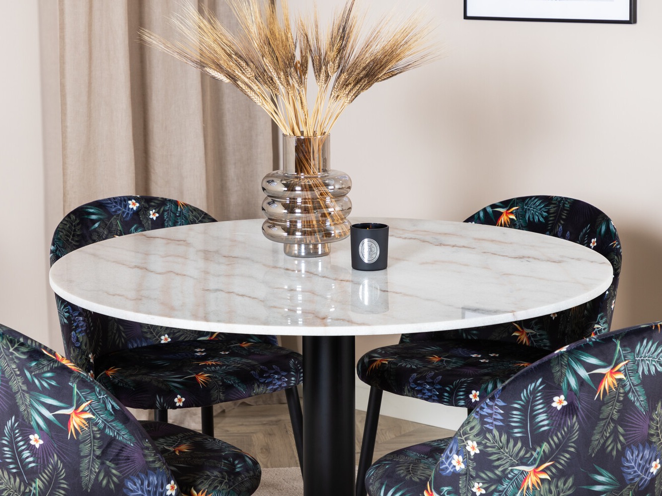 Set de mese Dallas 2572 (Negru + Model floral)